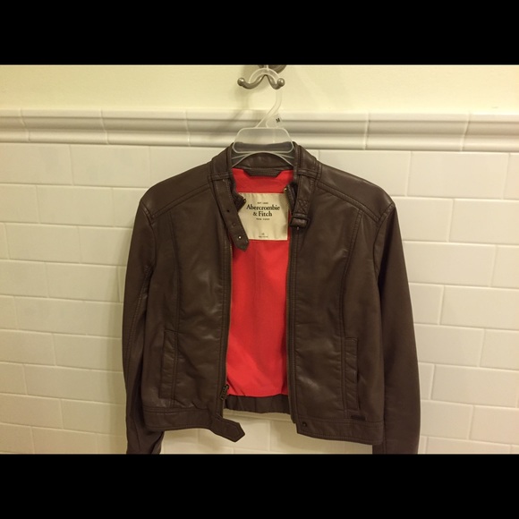 🎀A & F leather jacket🎀