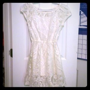Light Cream/white lace dress