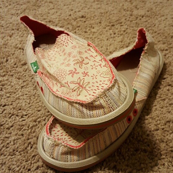 NWOT Sz 8 womens pink and cream Sanuks