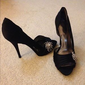 ***REDUCED PRICE Guess Heels