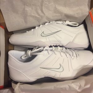 Nike cheer shoes