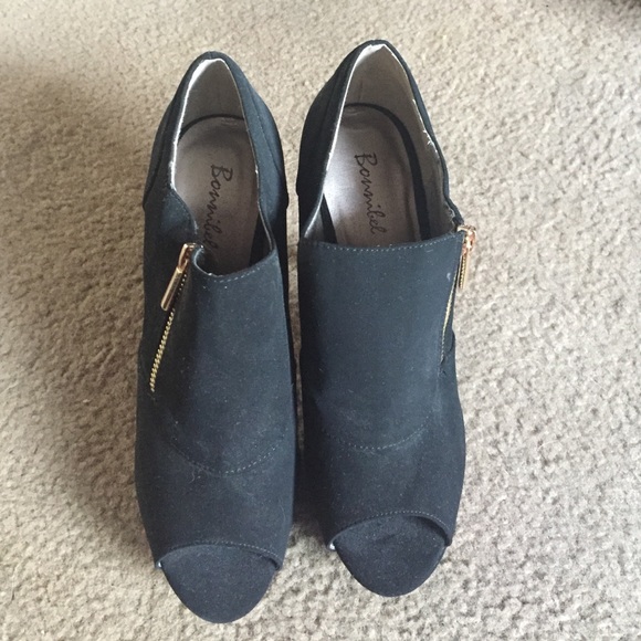 open toe booties - Picture 2 of 4