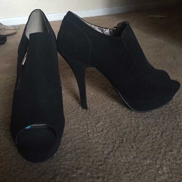 open toe booties - Picture 3 of 4