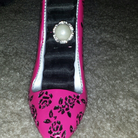 Cream Pearl Statement Ring - Picture 1 of 2