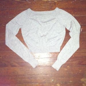 Cropped- long sleeved grey sweater