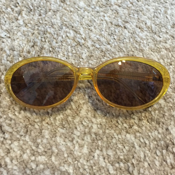 Cute vintage look sunglasses