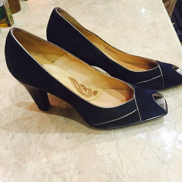 Reserved For @pugsley2pugs   Open toe Navy suede.