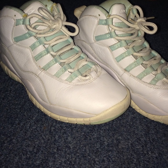 White & Turquoise Air Jordan 10s size 9W