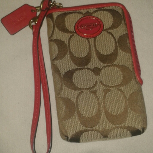 Coach Clutches & Wallets - NWOT Coach wristlet!