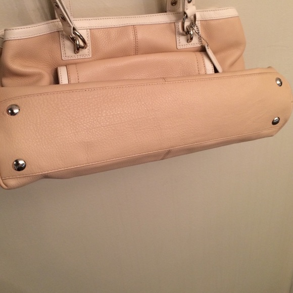 Coach Penelope Leather Large Carryall - Picture 2 of 4