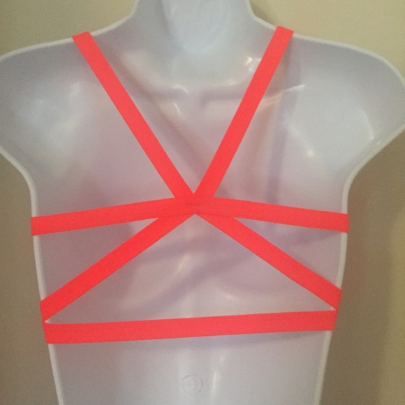 Red brelette - Picture 2 of 3