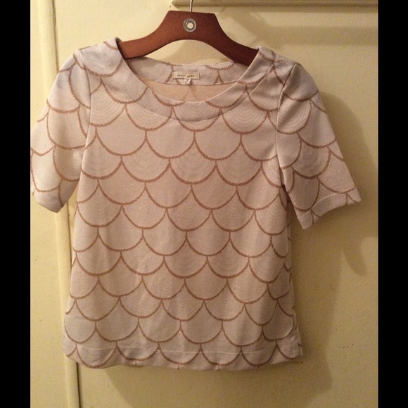 Under Skies SM top