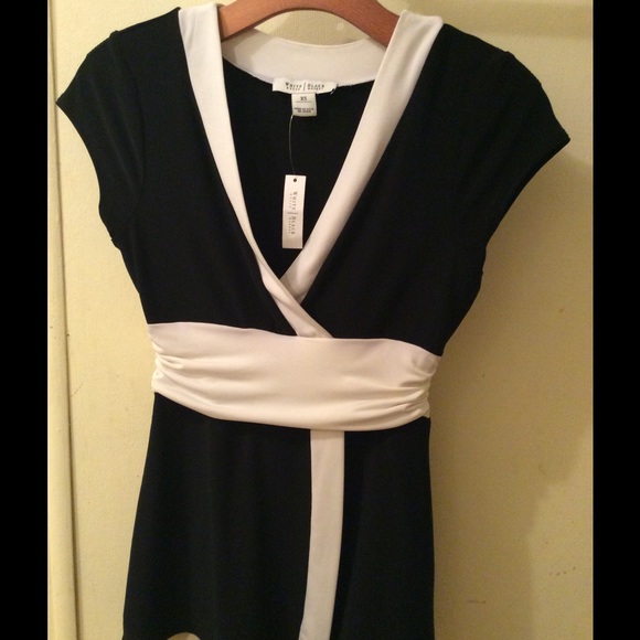 White House Black Market blouse XS NWT