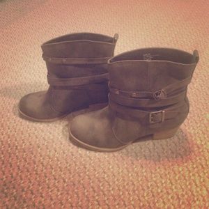 🎀Cowboy-Esque Boots🎀