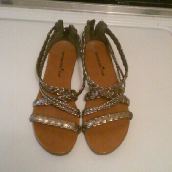 Sandles