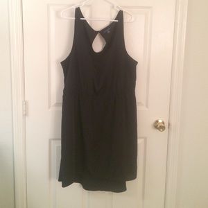 Simple Black Hilo Dress