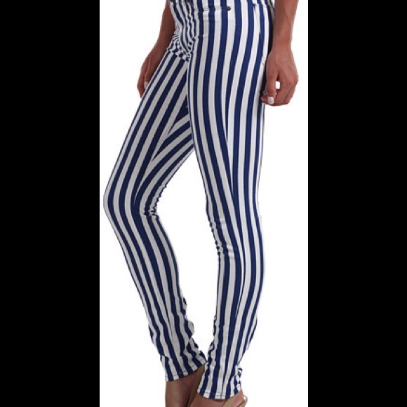 BRAND NEW skinny jeans