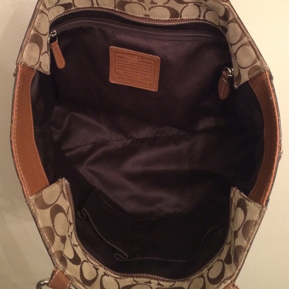 Coach purse - Picture 2 of 4