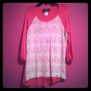 A half-long sleeve pink shirt