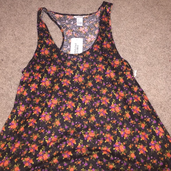 Cute floral top from forever 21 BRAND NEW W TAGS