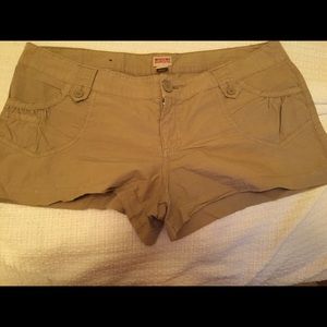 Kaki short