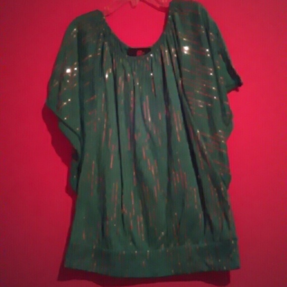 A green byer shirt