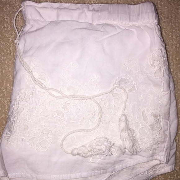 Urban Outfitters shorts - Picture 2 of 2