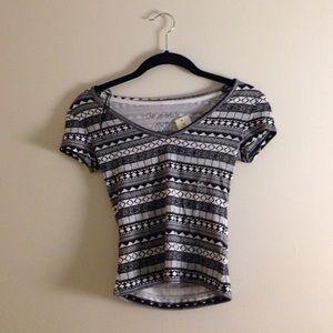 v neck crop top tee