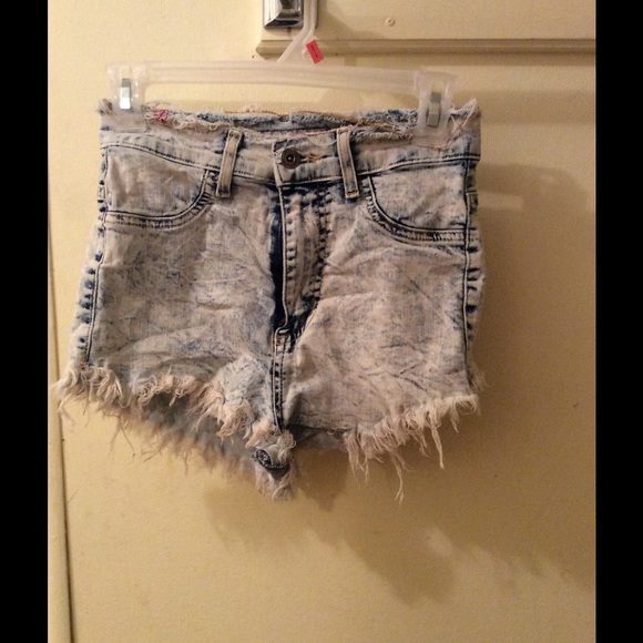 High wasted denim shorts Medium