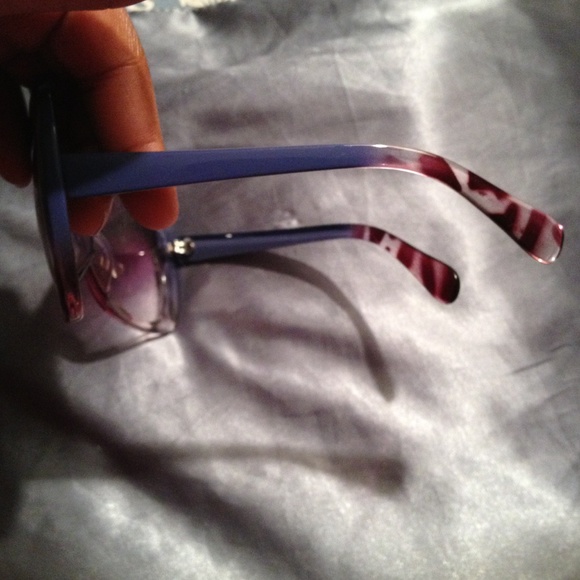 New Blue Abstract Print Sunnies - Picture 2 of 3