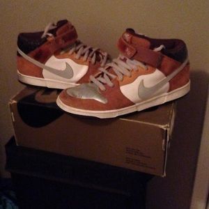 Nike Dunk Mid Pro SB  "Fender Bass"  Size 12