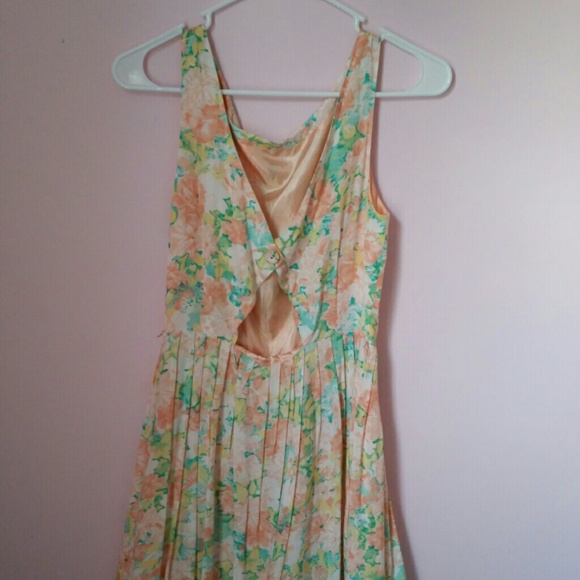 💕 Floral Dress 💕 - Picture 2 of 2