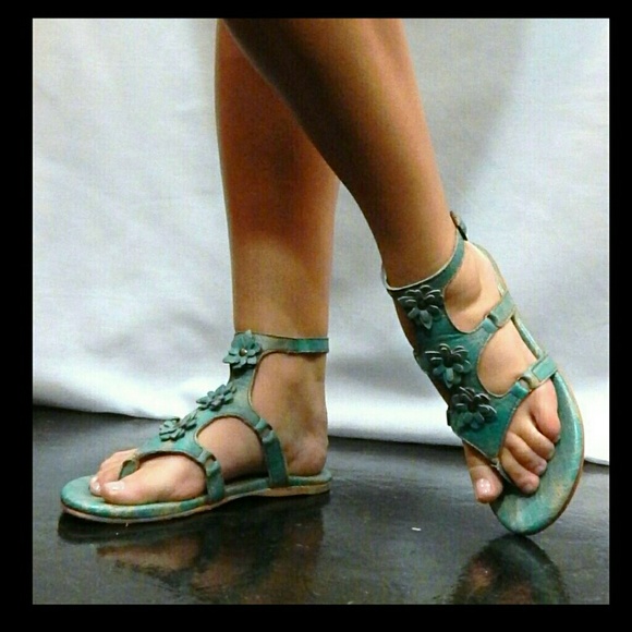Free People Shoes - * BED STU * Free People * Diona Sandals