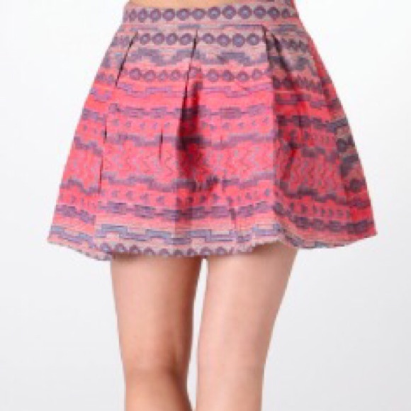 Pleated Skirt Neon Pink - Picture 2 of 4