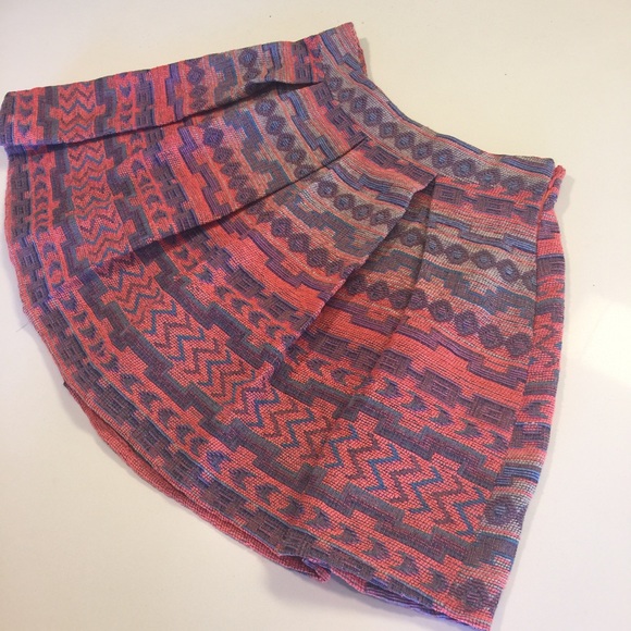 Pleated Skirt Neon Pink - Picture 3 of 4