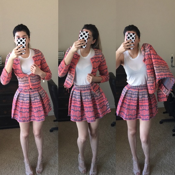 Pleated Skirt Neon Pink - Picture 4 of 4