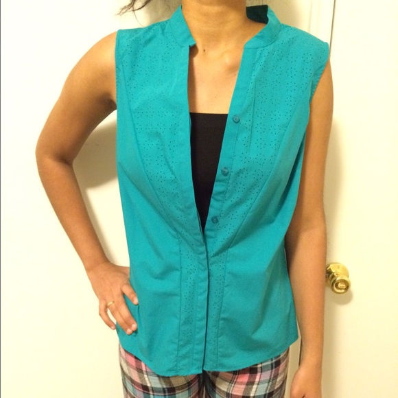 Sea green top