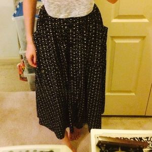 Long skirt front buttons and pockets