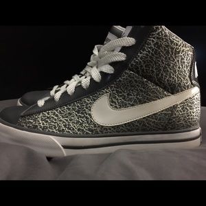 Nike shoes (women's size 8) worn only twice.