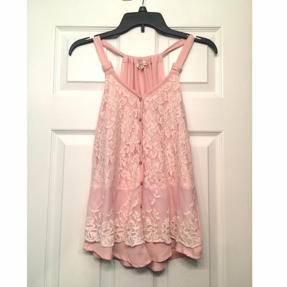 Baby pink lace flowy tank!
