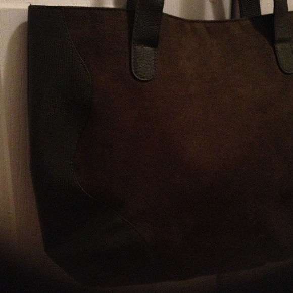 Olive Green Vegan Suede Tote - Picture 2 of 4