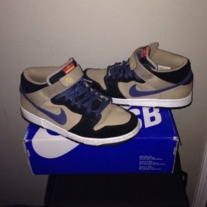 Nike Dunk Mid Premium SB shoes Size 12