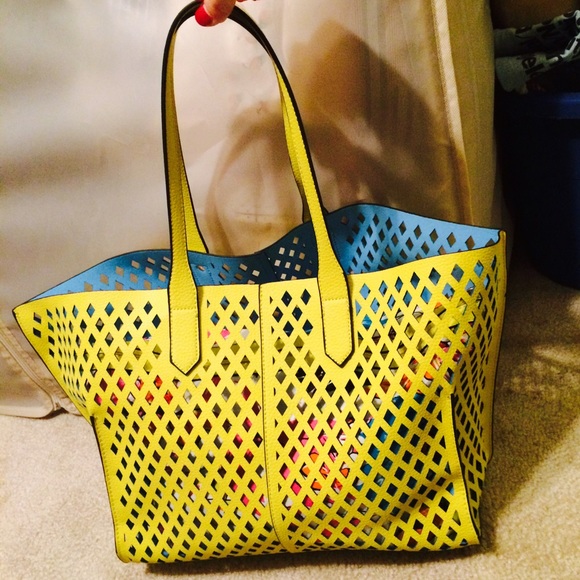 Yellow net tote bag