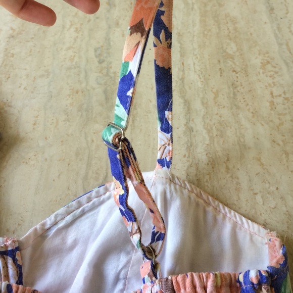 🌺 FLORAL TOP - Picture 3 of 3