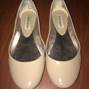 Steve Madden Beige Flats