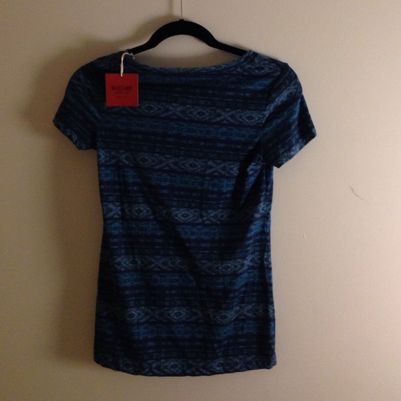 basic graphic tee - Picture 2 of 2