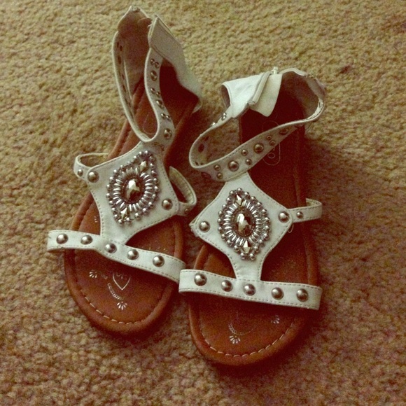 white sandals - Picture 1 of 3