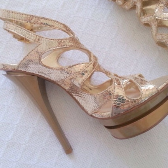 H by Halston Shoes - 🆑H by Halston Gold Snake Print Pumps