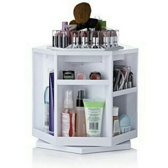 Cosmetic organizer