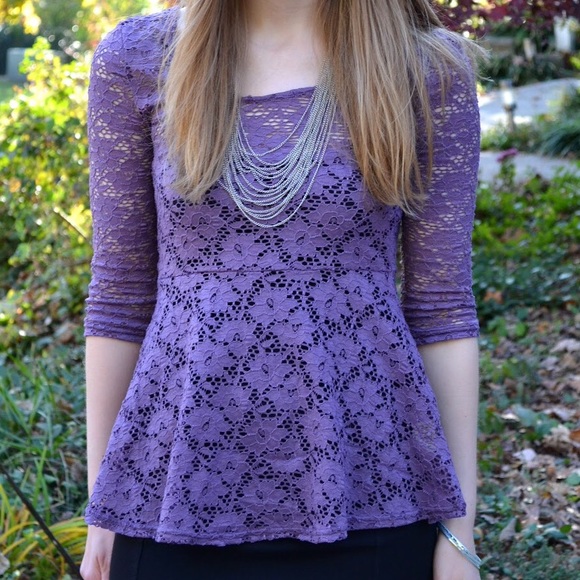 NWOT-Purple lace peplum blouse